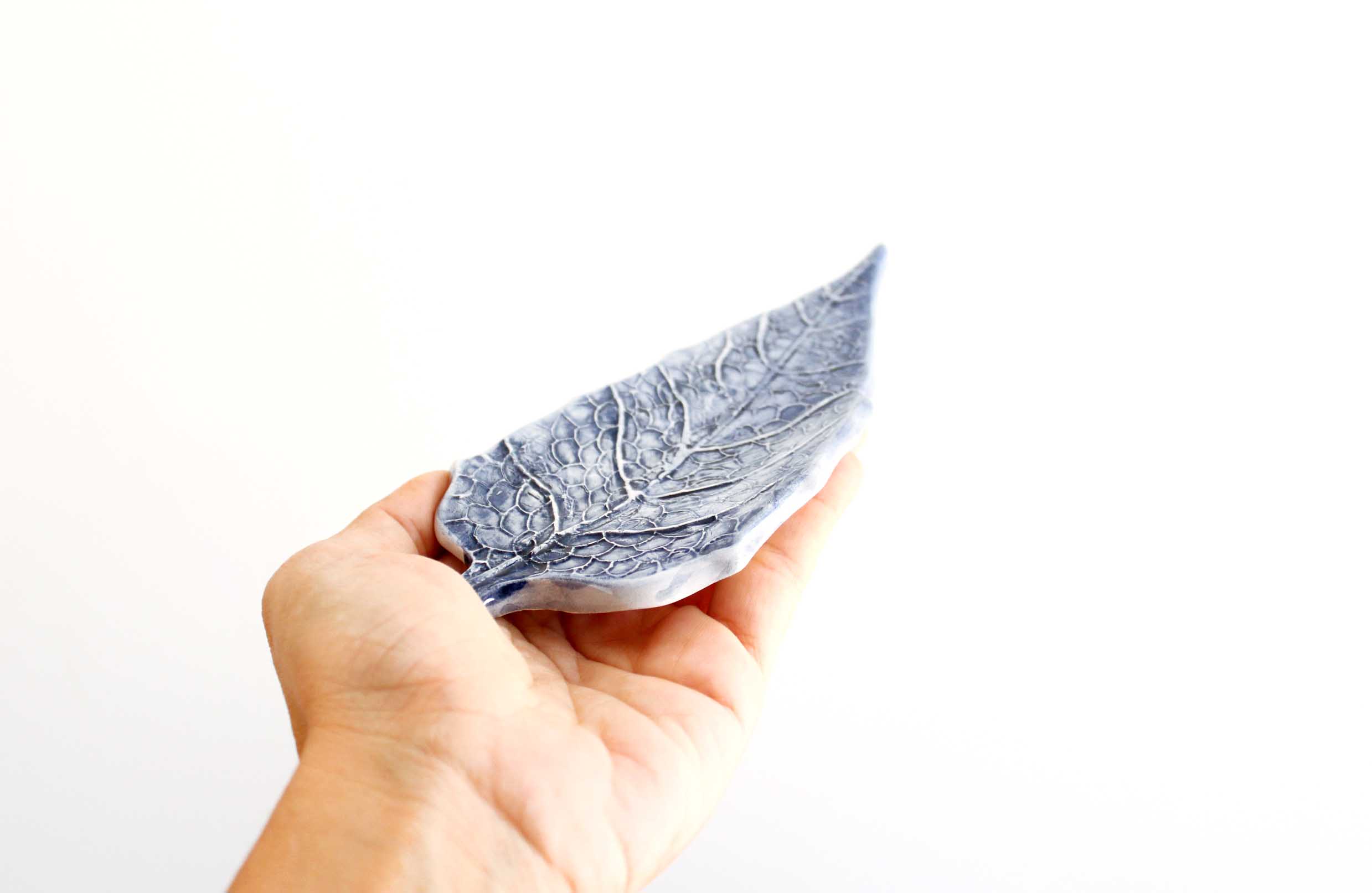 Reposa cucharas de cerámica azul