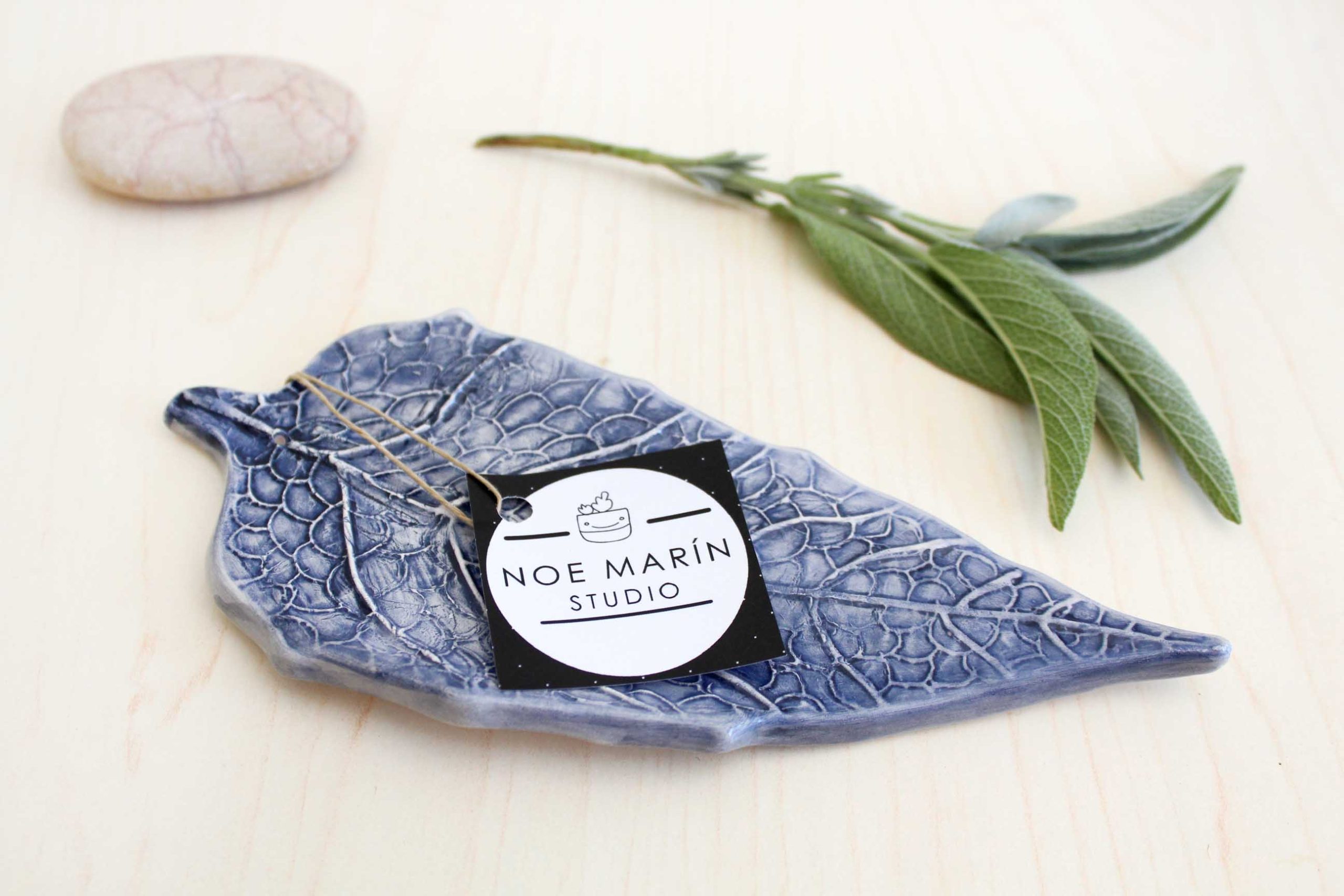 Reposa cucharas de cerámica azul