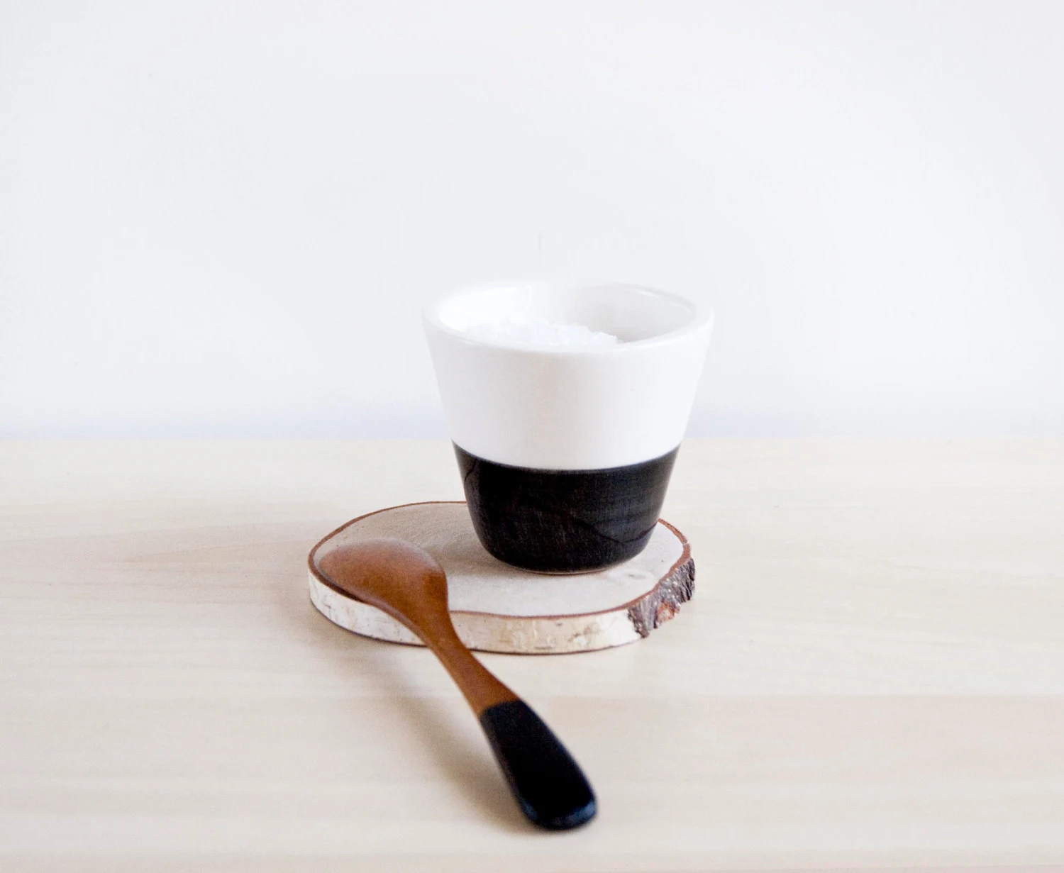 Salero de cerámica (Varios Colores) estilo escandinavo con cuchara - Imagen 10